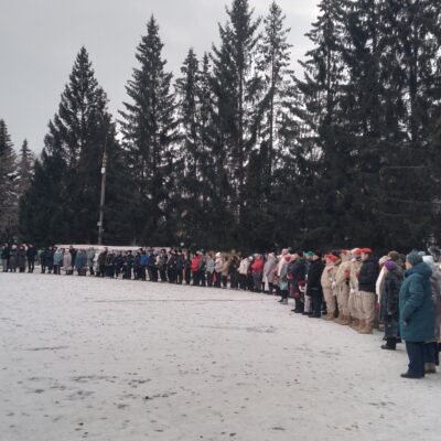 Члены Чебаркульской МО ВОС приняли участиена митинге памяти в честь Героев Отечества