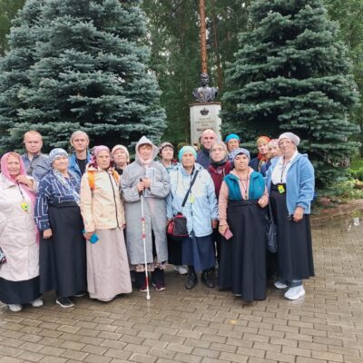 Экскурсия в Ганину Яму: незабываемая поездка участников досугового центра «Огонёк»