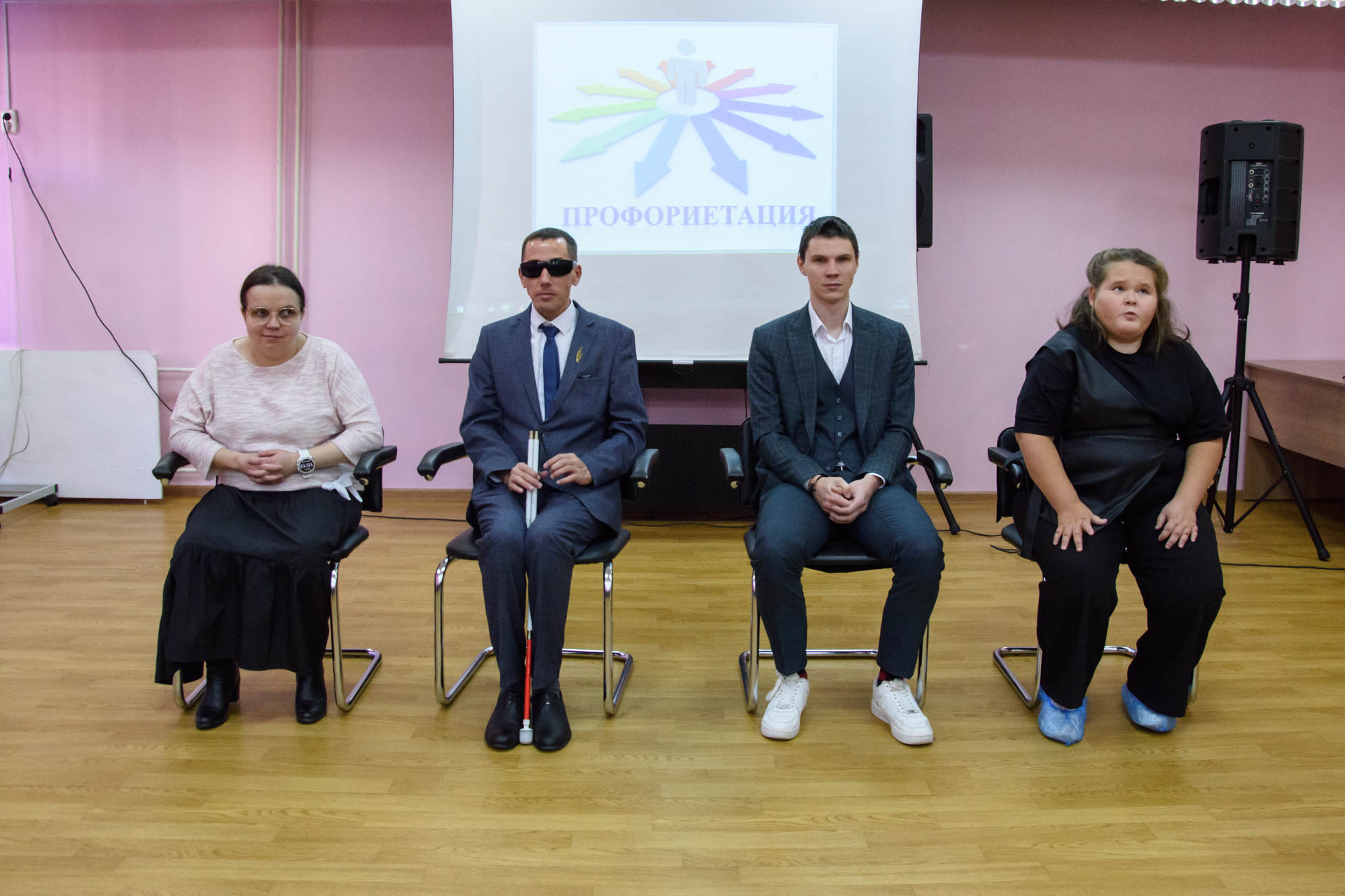 представители вос выступают перед учащимися