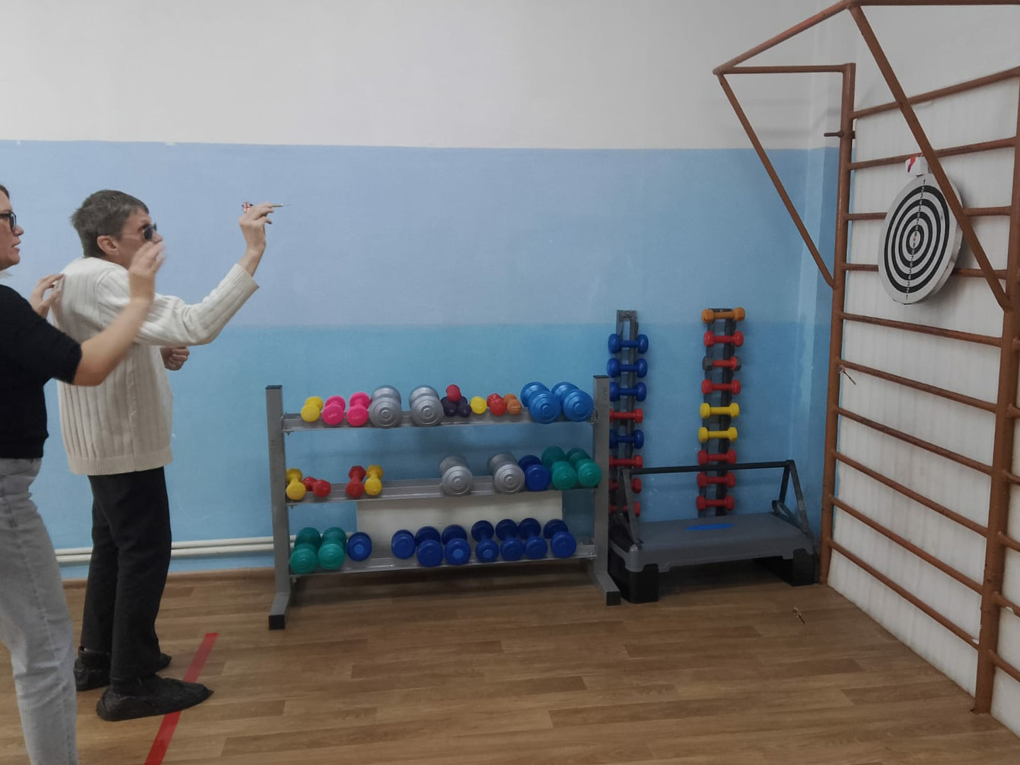 В Чебаркульской МО ВОС прошли соревнования по дартсу среди инвалидов по зрению