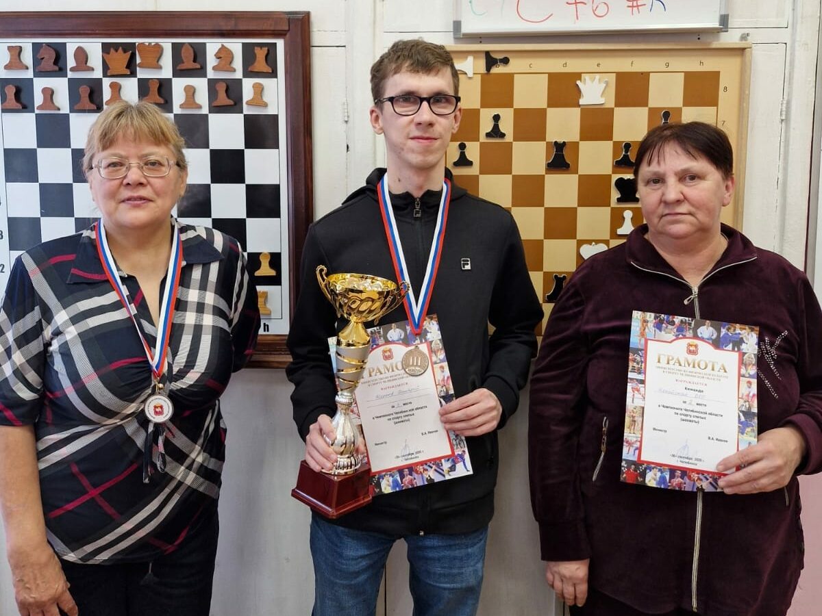 победители соревнований с дипломами