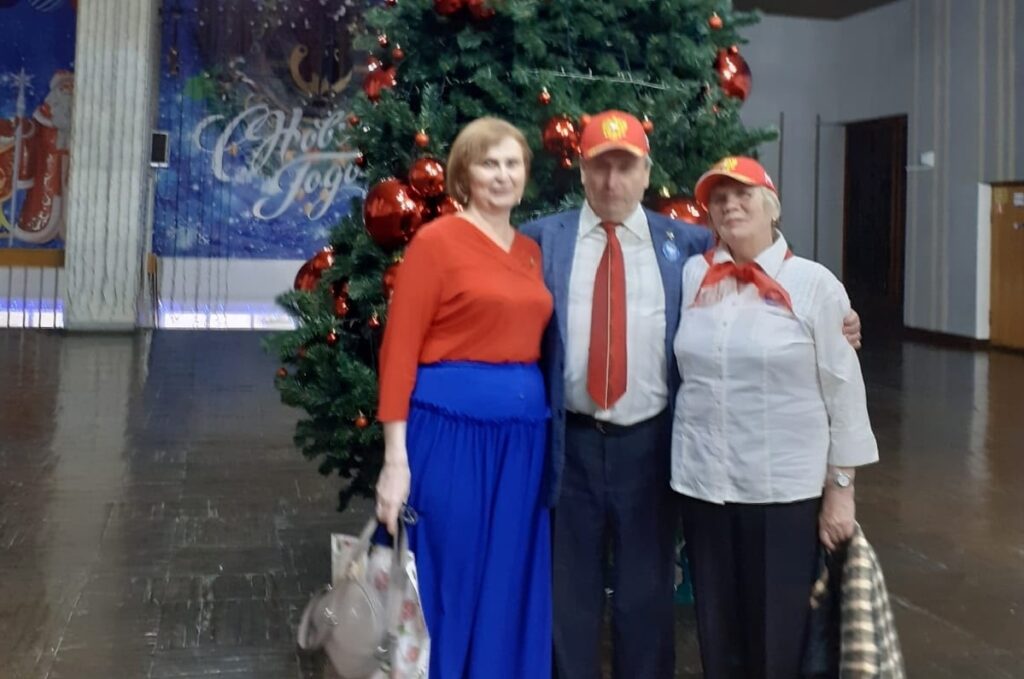 волонтёры - члены златоустовской мо вос