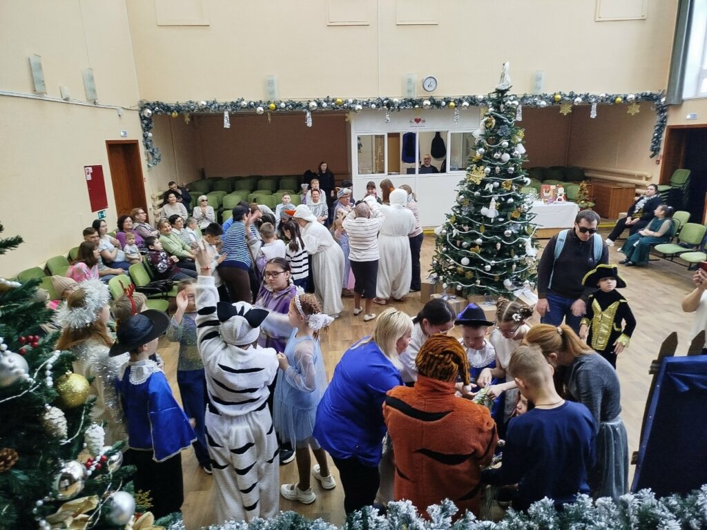 общий план праздника сверху