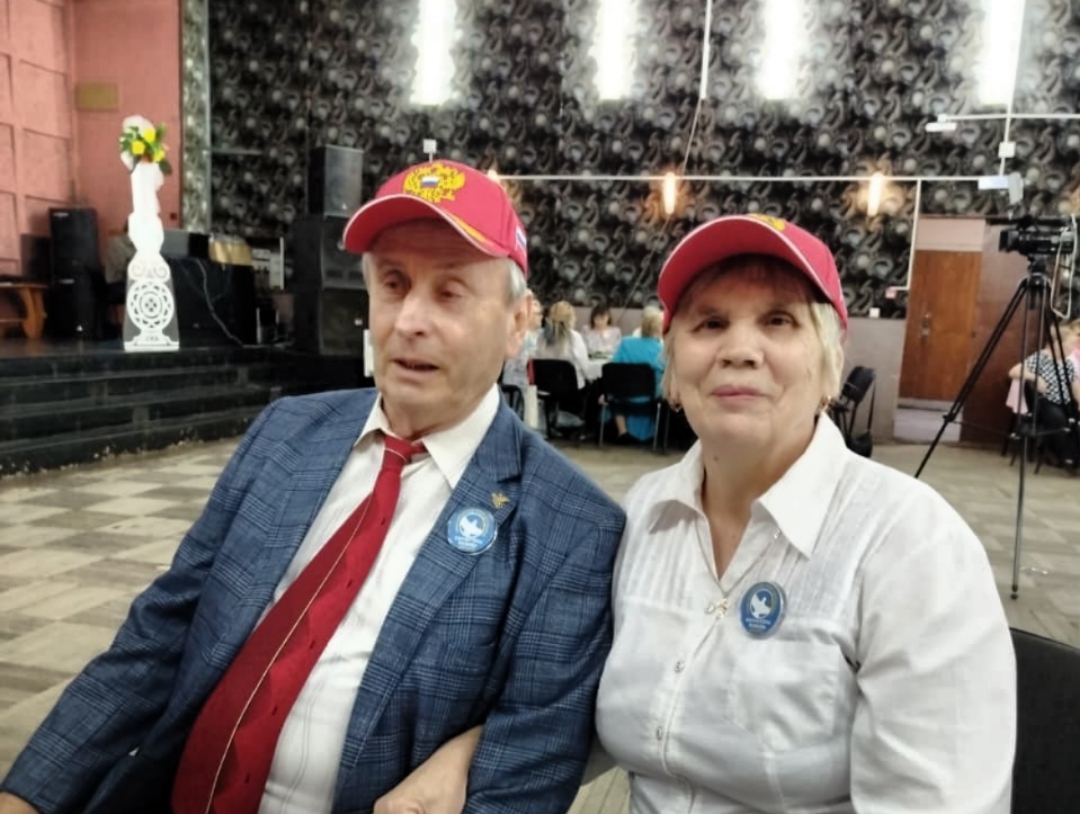 портрет активистов крупным планом