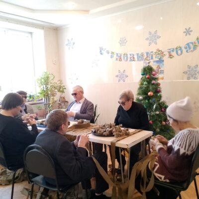 Тепло сердец и умелые руки: как чебаркульские активисты ВОС помогают фронту