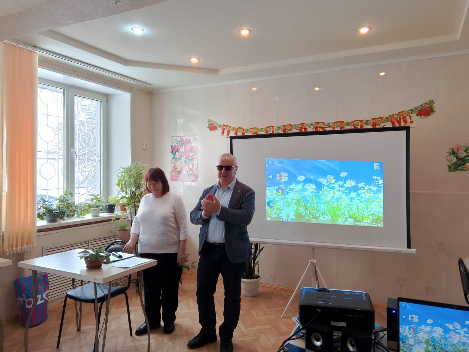 с приветственным словом выступает виктор кушлаков