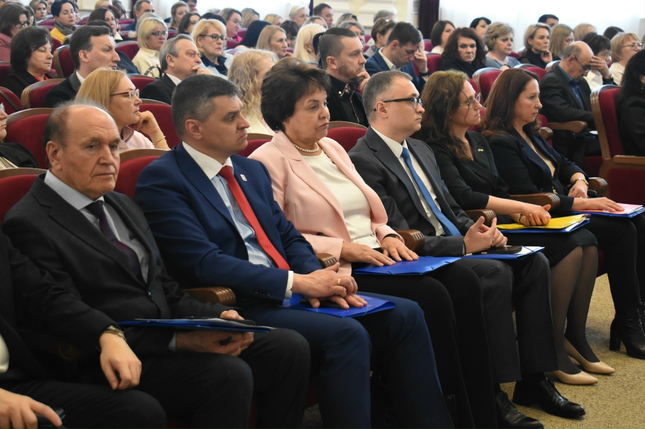 Подведены итоги работы социальной сферы региона и обозначены приоритеты на 2026 год