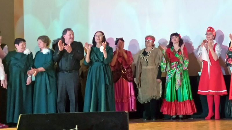 Артисты Коркинской МО ВОС представили своё творчество землякам