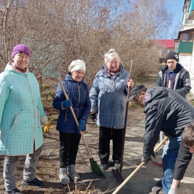 Верхнеуфалейцы вышли на субботник