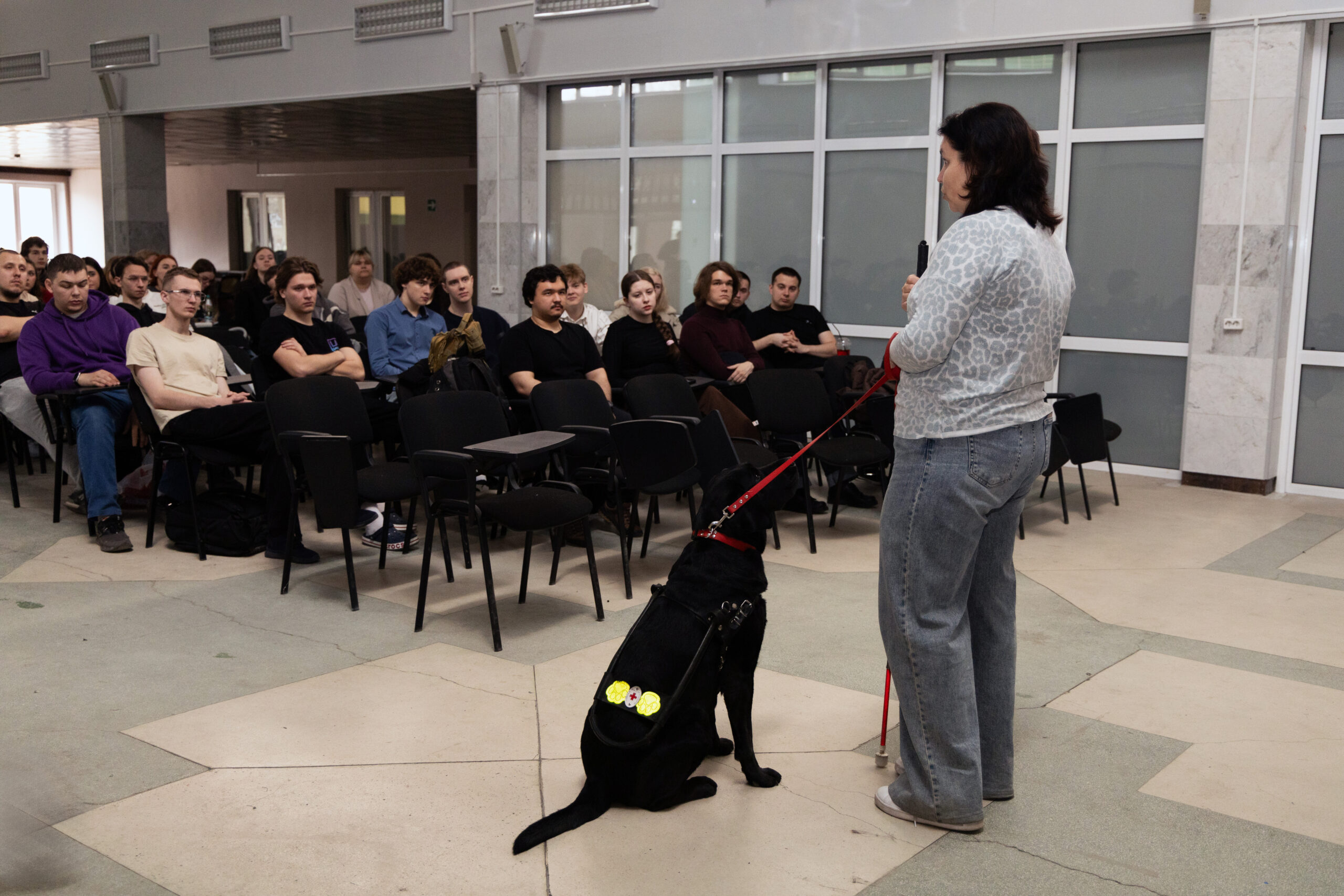 «Доктор, мы пришли на приём»: в ЮУГМУ прошла встреча о взаимодействии с незрячими пациентами