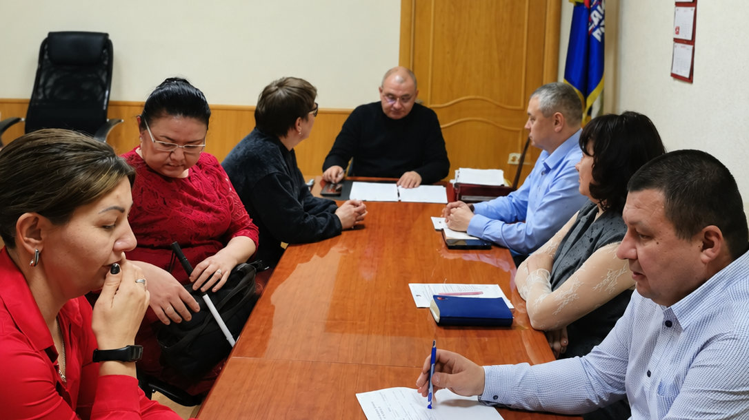 Озёрская МО ВОС обсудила с руководством Кунашакского округа поддержку людей с нарушением зрения