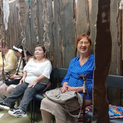 Тьма, которая объединяет: в Златоусте прошёл уникальный спектакль для незрячих зрителей